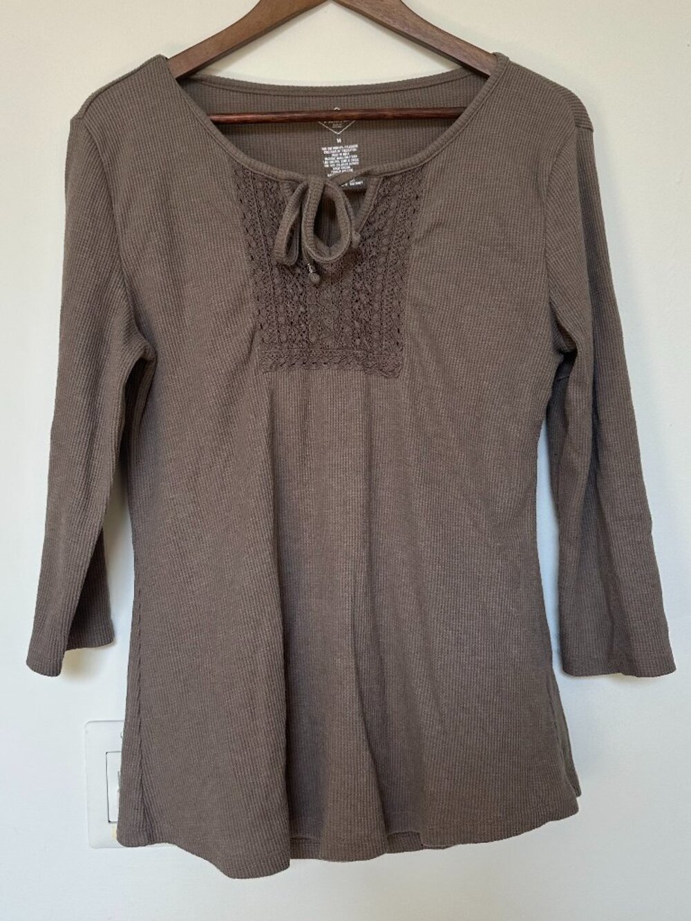 St Johns Bay Brown Waffle Knit Top Womens M Crochet Lace Keyhole Tie Neck
